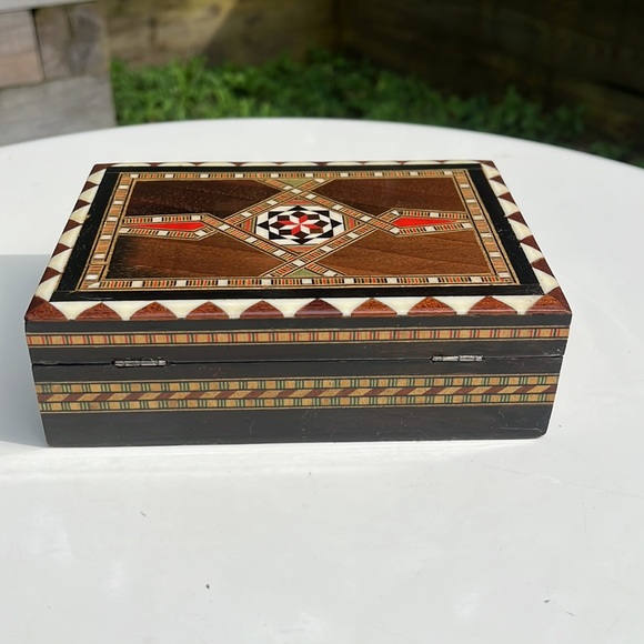 Wood Inlay Marquetry Trinket Jewelry Box made in Spain - Picture 4 of 6